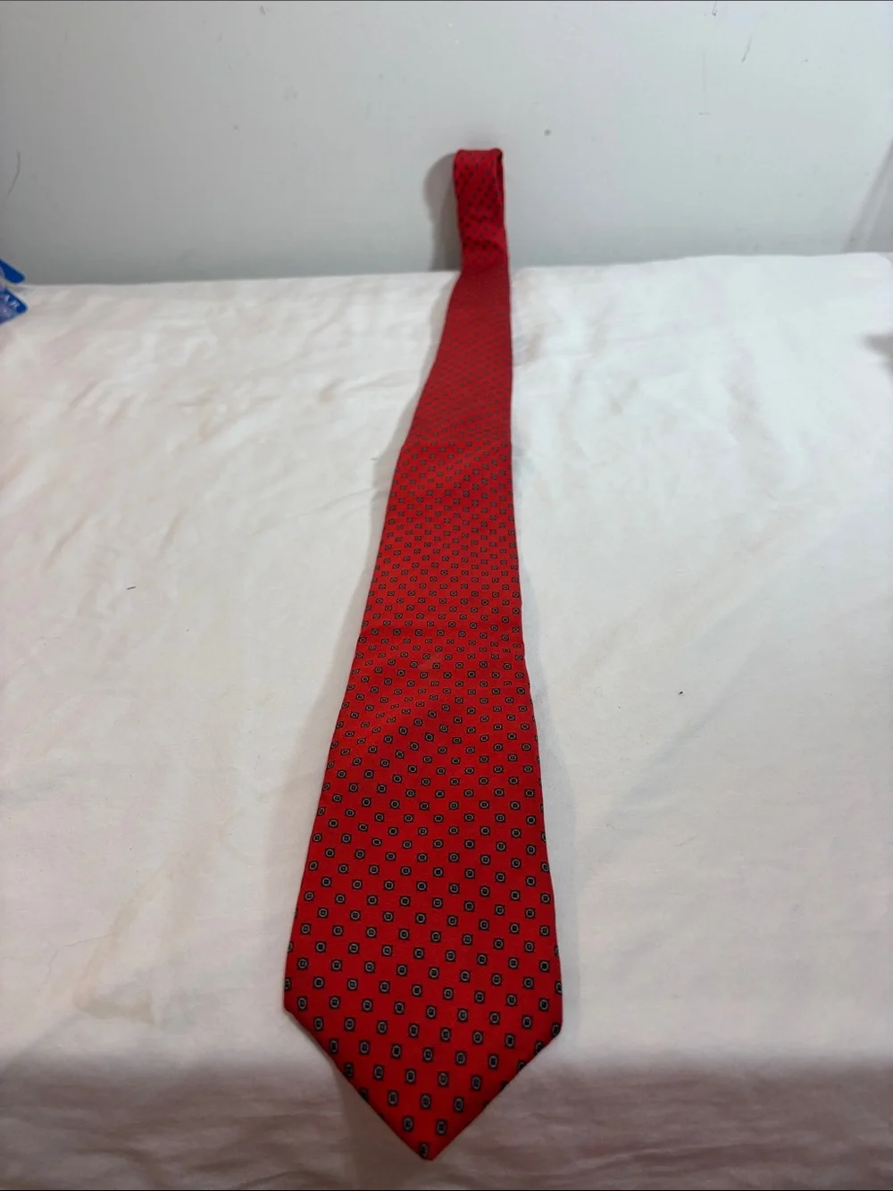 Hardy Amies Red Patterned Tie - Classic Formal Accessory. 0245